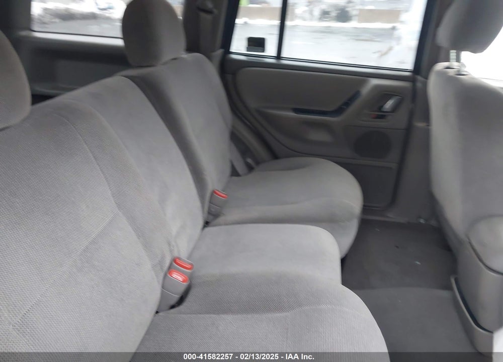 2000 JEEP GRAND CHEROKEE LAREDO VIN: 1J4GW48S1YC170303