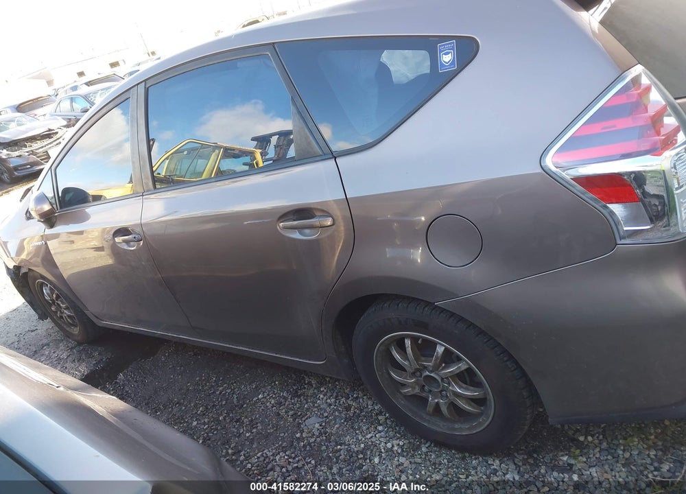2015 TOYOTA PRIUS V VIN: JTDZN3EU4FJ040526