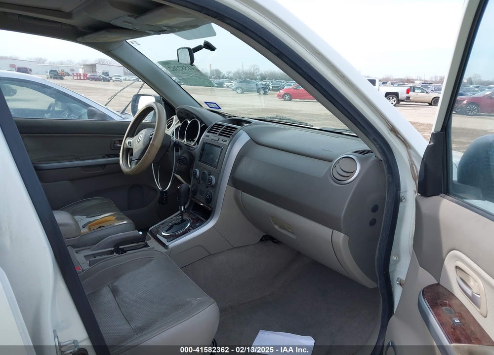 2008 SUZUKI GRAND VITARA LUXURY VIN: JS3TE947X84100168
