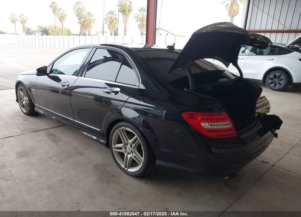 2012 MERCEDES-BENZ C 250 LUXURY/SPORT VIN: WDDGF4HB5CA618123