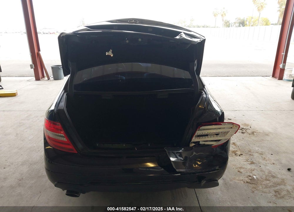 2012 MERCEDES-BENZ C 250 LUXURY/SPORT VIN: WDDGF4HB5CA618123