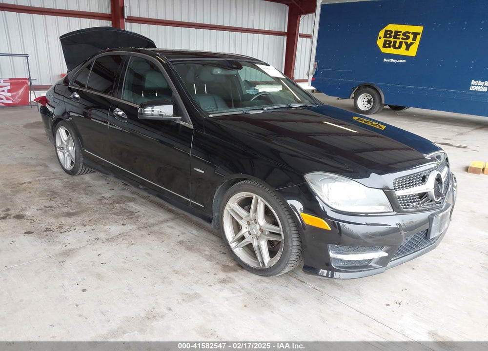 2012 MERCEDES-BENZ C 250 LUXURY/SPORT VIN: WDDGF4HB5CA618123