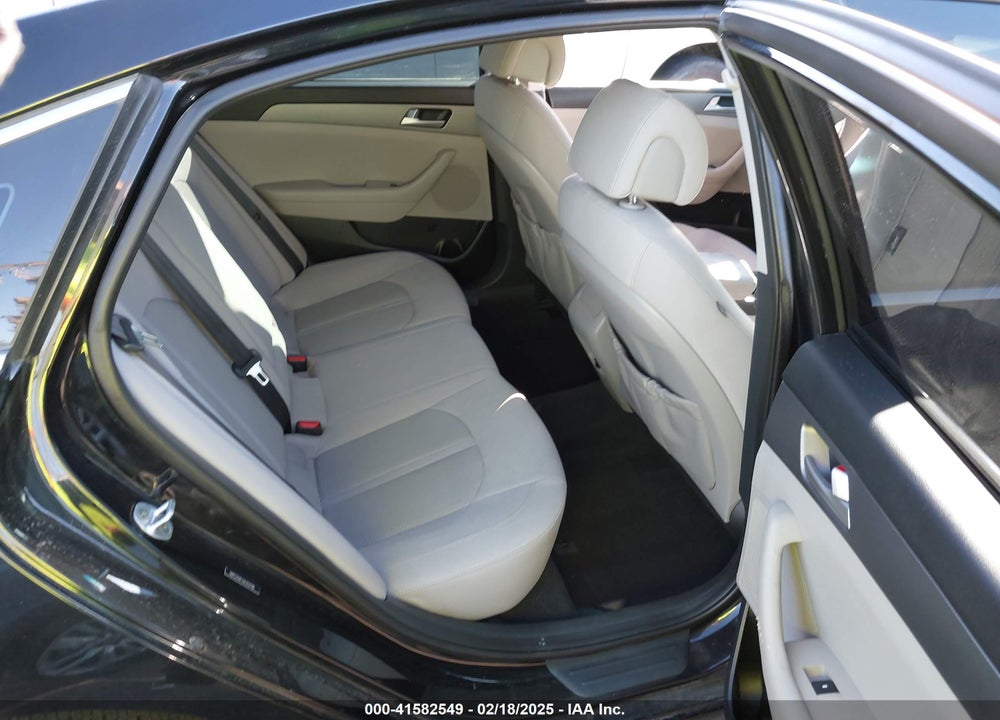 2016 HYUNDAI SONATA VIN: 5NPE24AF1GH352186