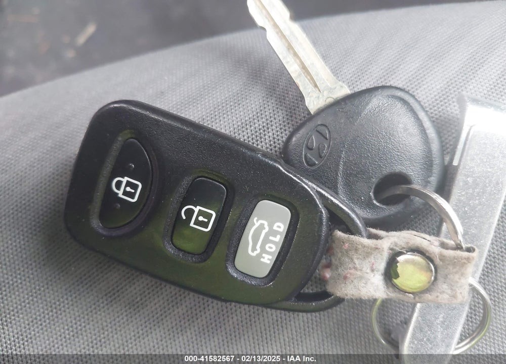 2013 HYUNDAI ELANTRA VIN: KMHDH4AE5DU628738