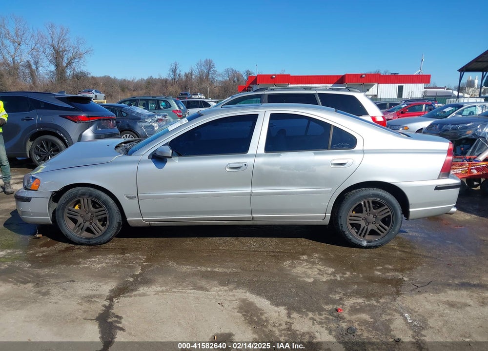2005 VOLVO S60 2.5T AWD VIN: YV1RH592052459505