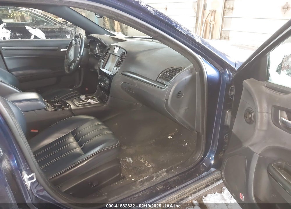 2016 CHRYSLER 300 VIN: 2C3CCAGG6GH192919