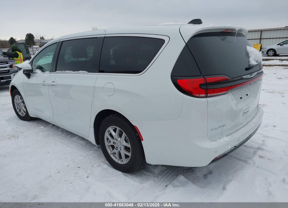 2023 CHRYSLER PACIFICA TOURING L VIN: 2C4RC1BG3PR566233