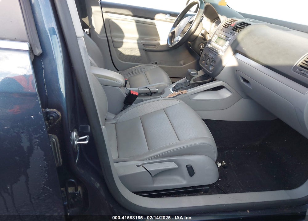 2009 VOLKSWAGEN JETTA VIN: 3VWRM71K79M131423