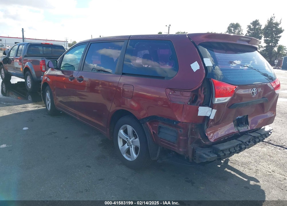 2011 TOYOTA SIENNA VIN: 5TDKA3DC6BS005067