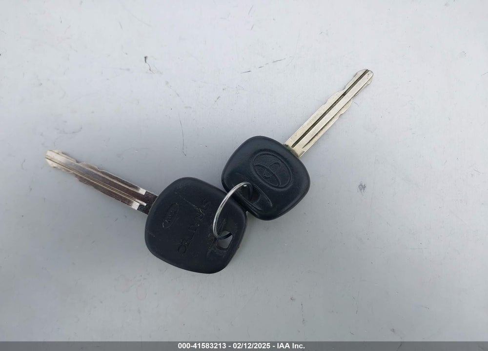 2001 TOYOTA AVALON XLS VIN: 4T1BF28B01U145585