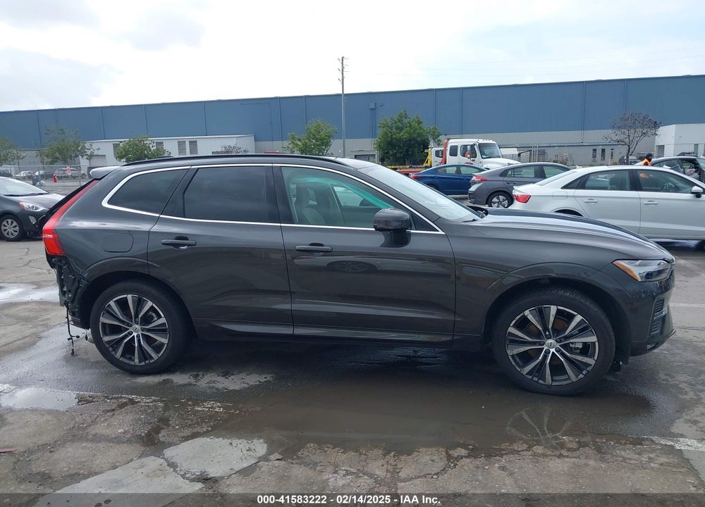 2022 VOLVO XC60 B5 MOMENTUM VIN: YV4L12RK1N1086380