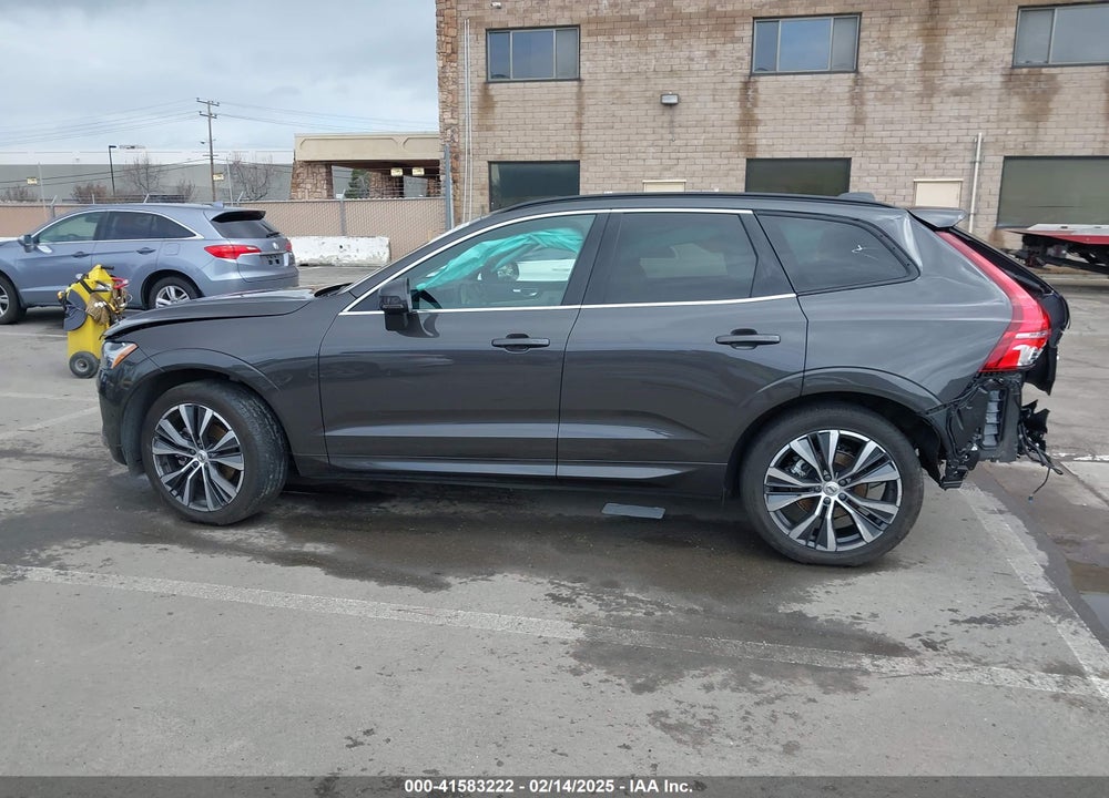 2022 VOLVO XC60 B5 MOMENTUM VIN: YV4L12RK1N1086380