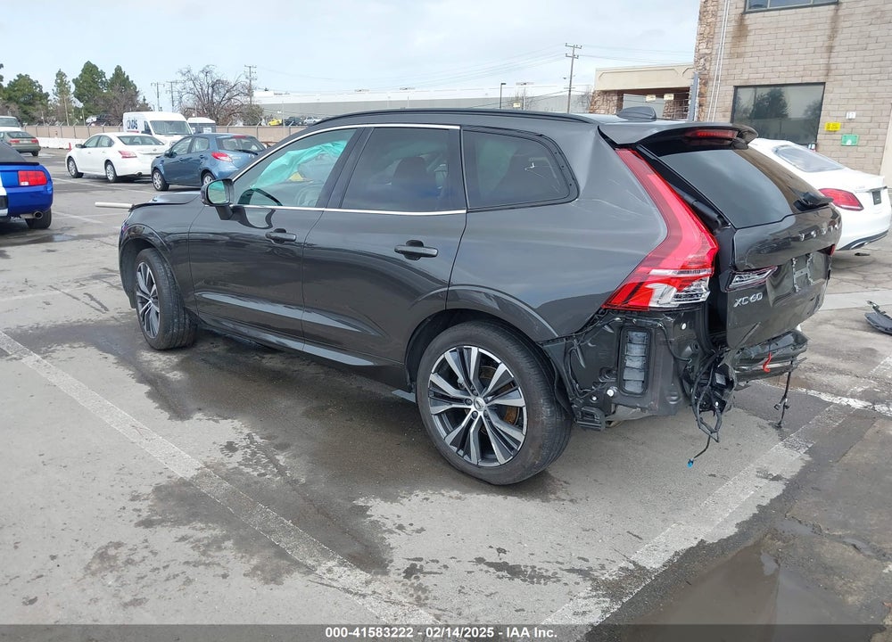 2022 VOLVO XC60 B5 MOMENTUM VIN: YV4L12RK1N1086380