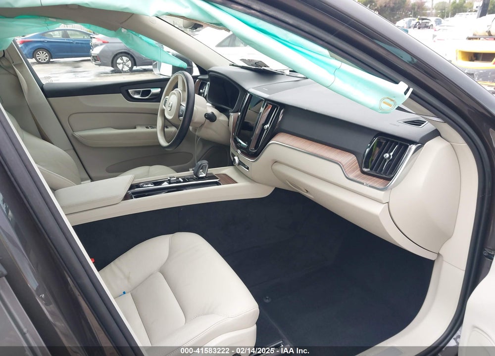 2022 VOLVO XC60 B5 MOMENTUM VIN: YV4L12RK1N1086380