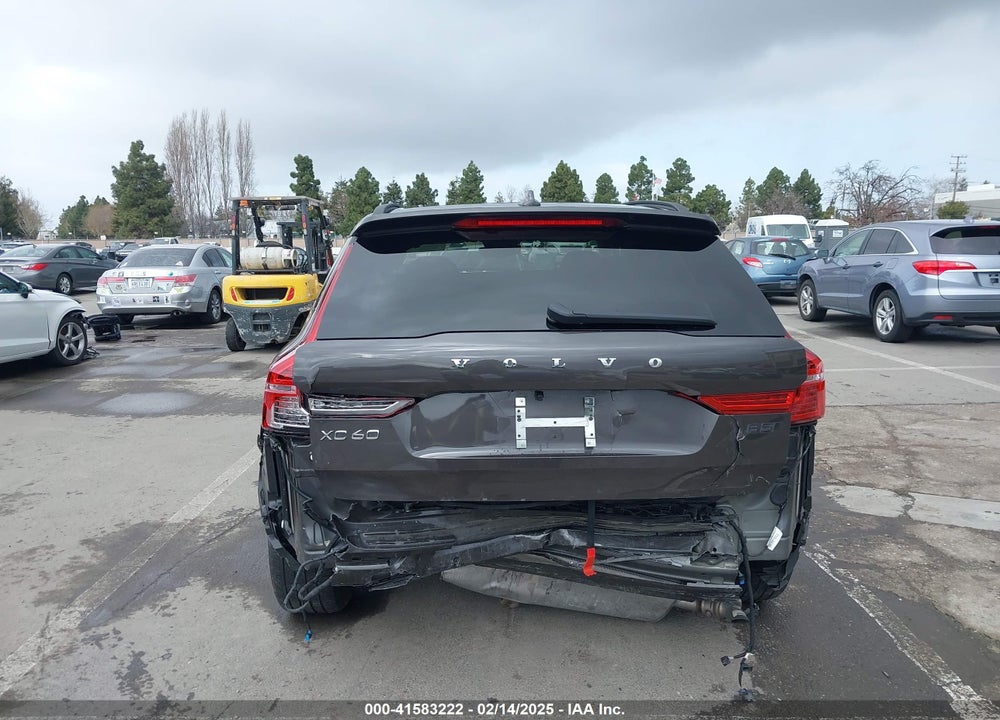 2022 VOLVO XC60 B5 MOMENTUM VIN: YV4L12RK1N1086380