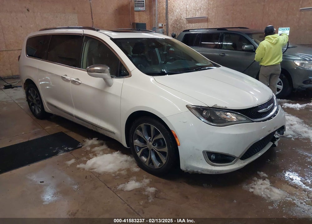 2017 CHRYSLER PACIFICA LIMITED VIN: 2C4RC1GG0HR763306