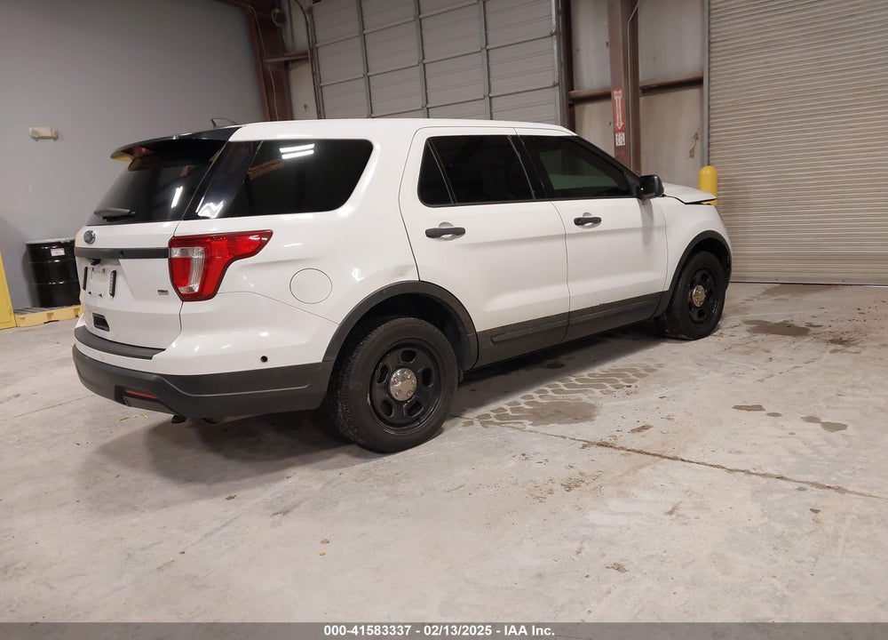2018 FORD POLICE INTERCEPTOR VIN: 1FM5K8AR3JGA27015