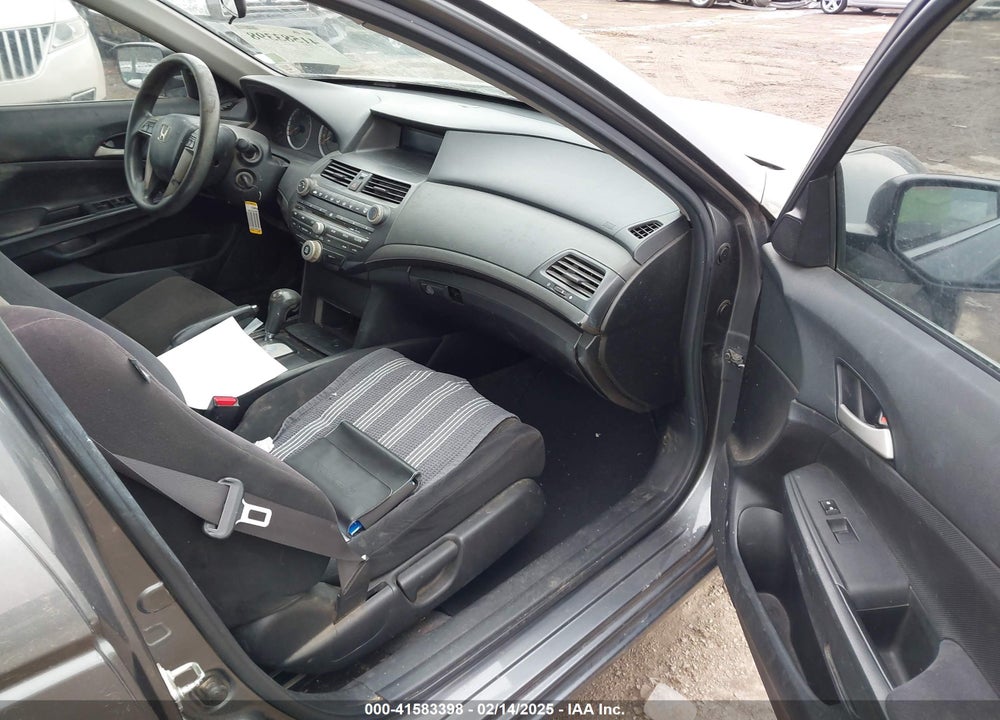 2009 HONDA ACCORD 2.4 LX VIN: 1HGCP263X9A077084