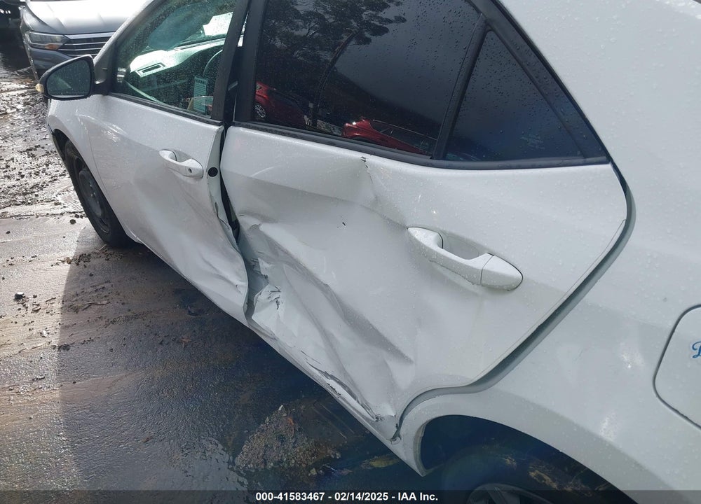 2015 TOYOTA COROLLA VIN: 5YFBURHE4FP271367