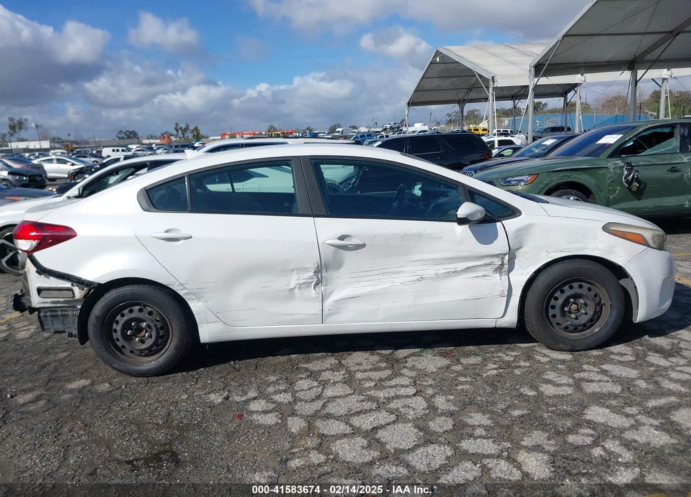 2017 KIA FORTE VIN: 3KPFL4A7XHE161687