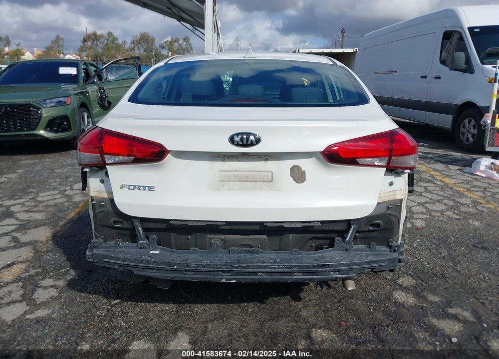 2017 KIA FORTE VIN: 3KPFL4A7XHE161687