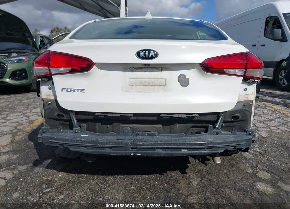 2017 KIA FORTE VIN: 3KPFL4A7XHE161687