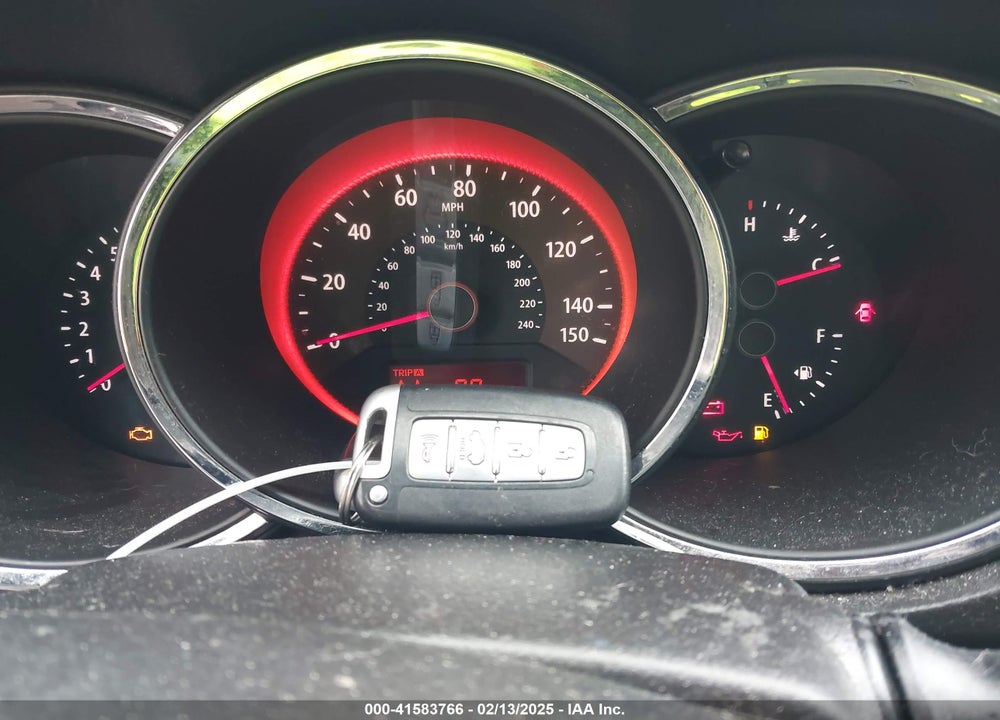 2011 KIA SORENTO SX V6 VIN: 5XYKWDA21BG110406