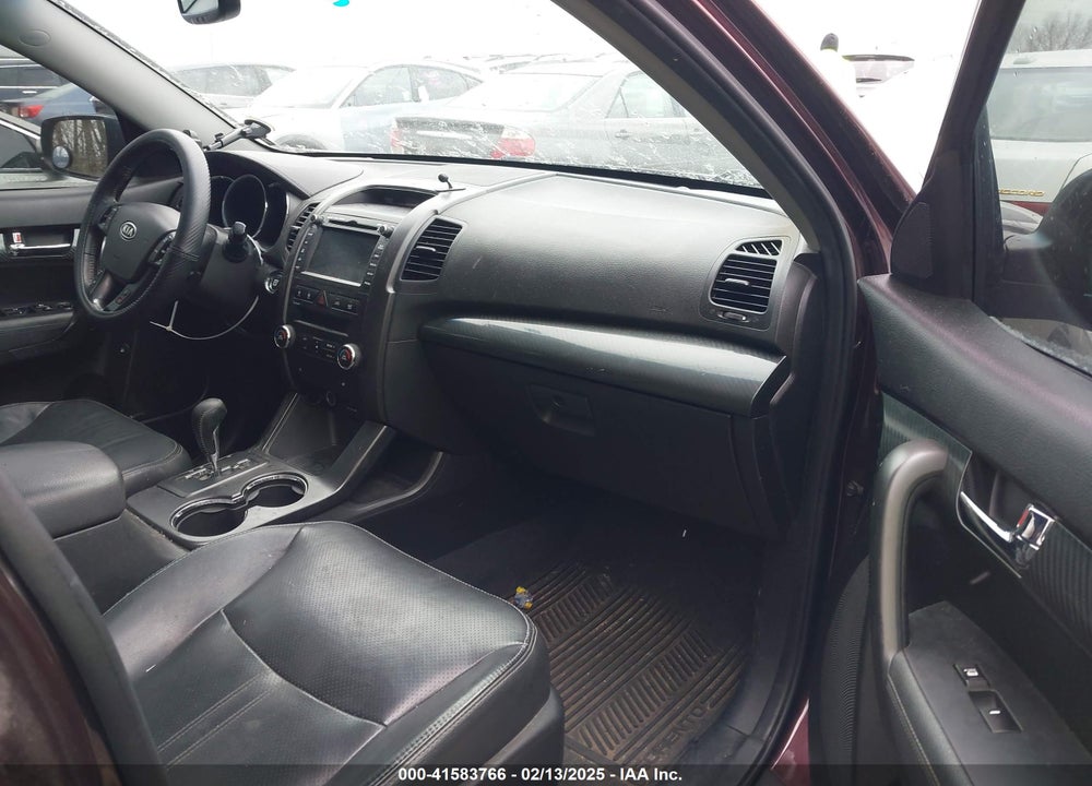 2011 KIA SORENTO SX V6 VIN: 5XYKWDA21BG110406