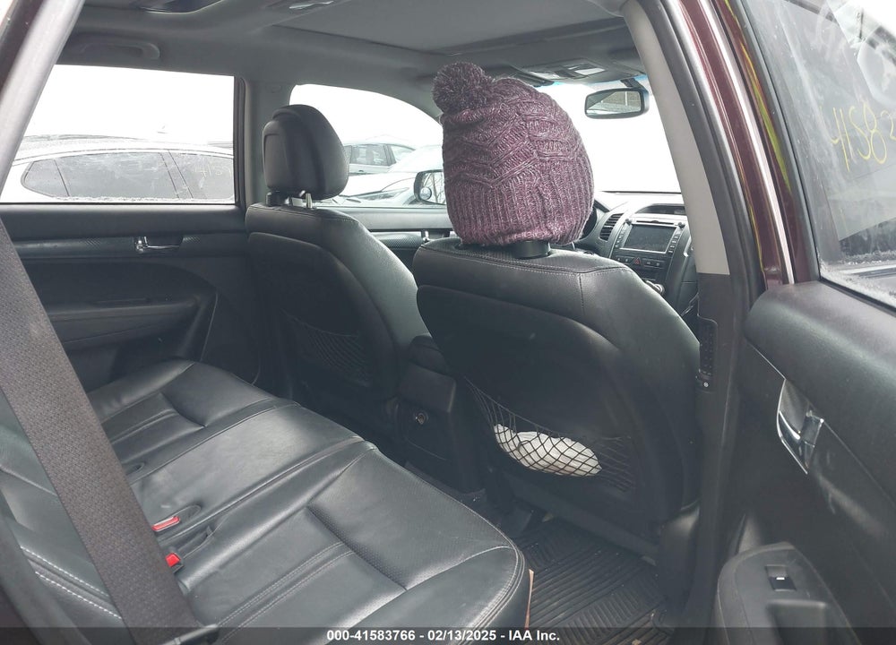 2011 KIA SORENTO SX V6 VIN: 5XYKWDA21BG110406