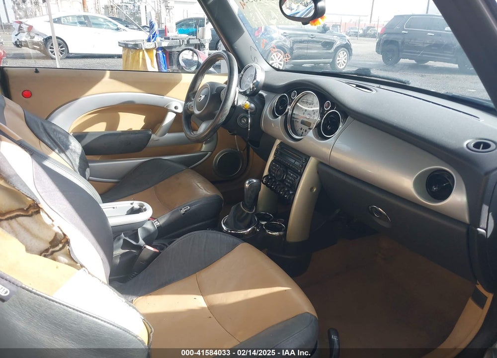 2008 MINI COOPER VIN: WMWRF33568TG18657