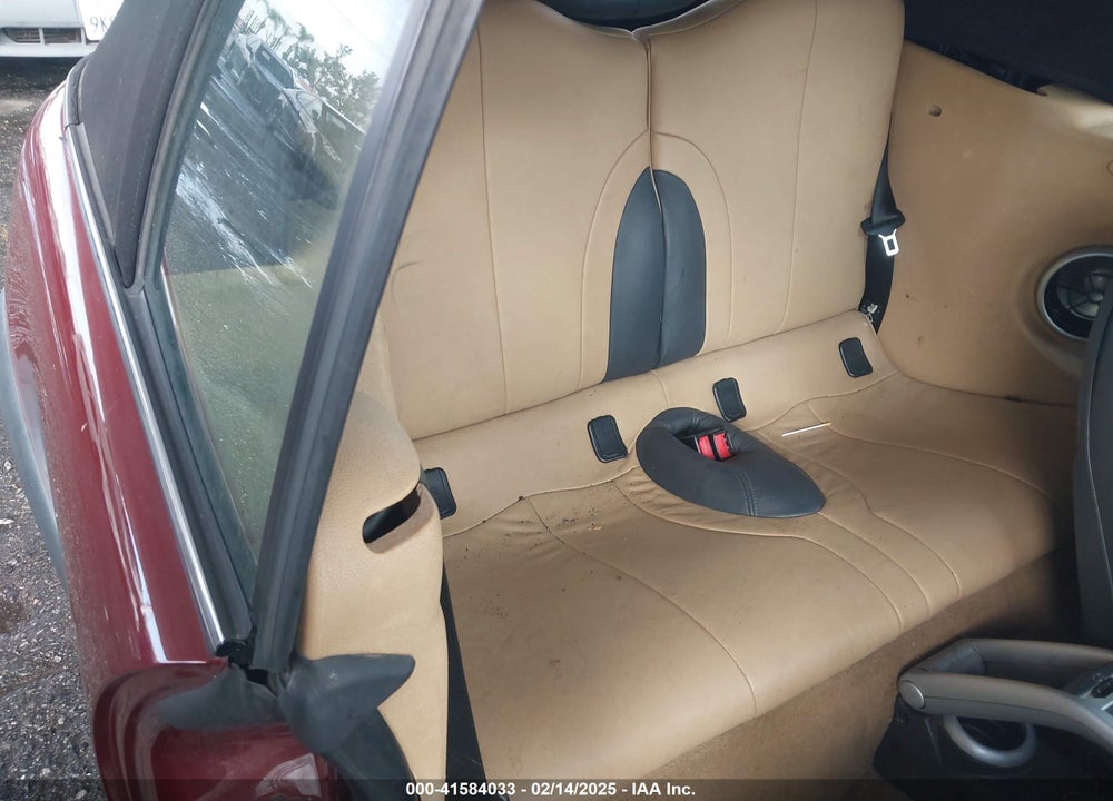 2008 MINI COOPER VIN: WMWRF33568TG18657