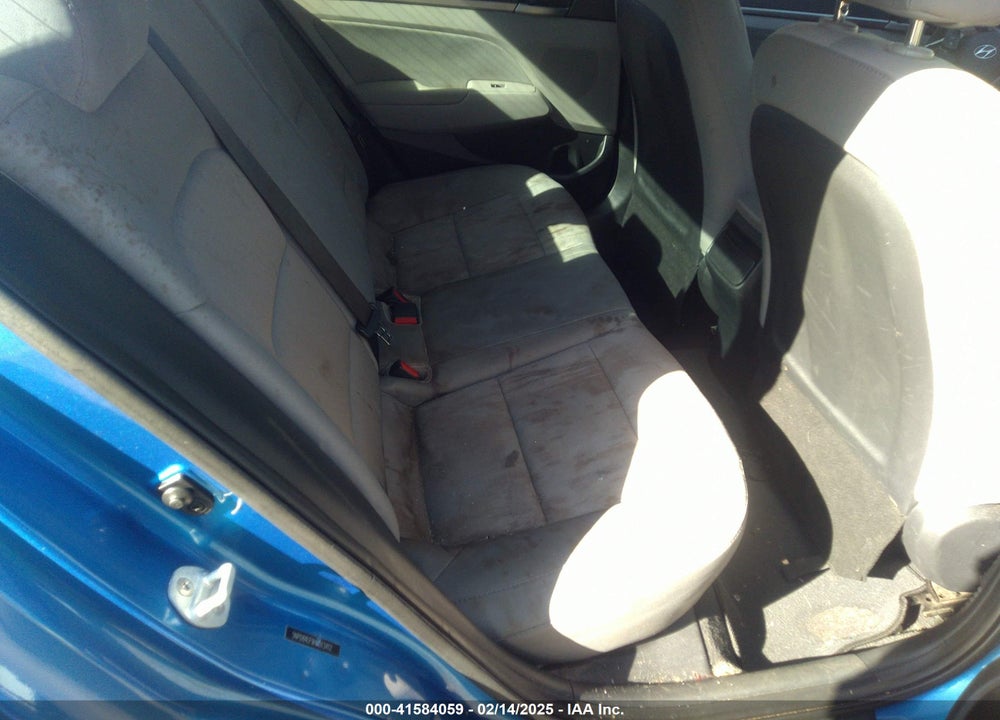 2017 HYUNDAI ELANTRA VIN: 5NPD84LF9HH013412