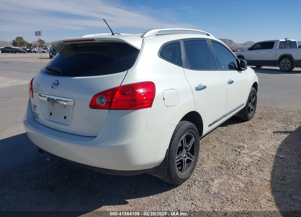 2015 NISSAN ROGUE SELECT S VIN: JN8AS5MT0FW162012