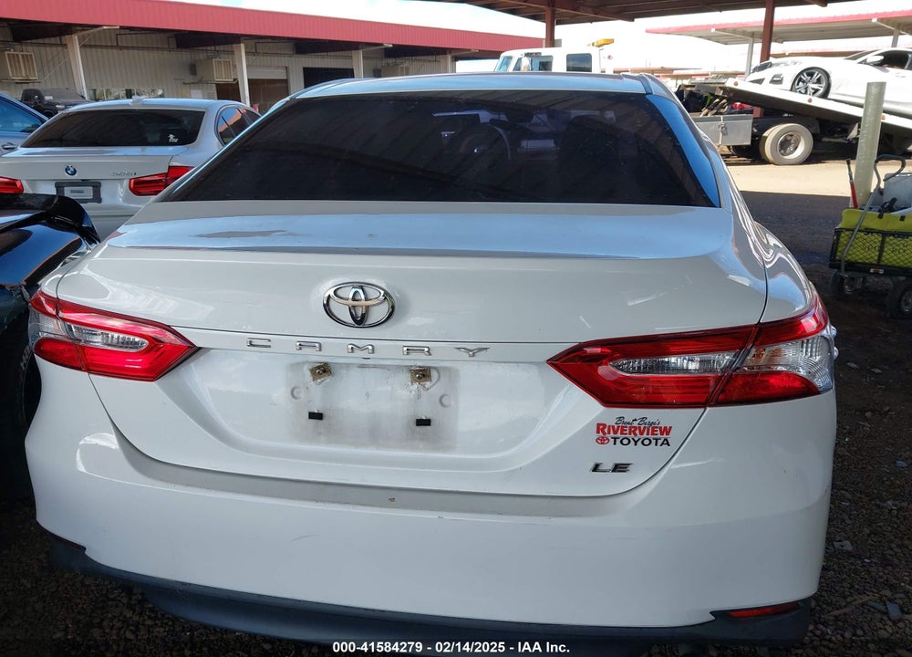 2018 TOYOTA CAMRY VIN: 4T1B11HK5JU012815
