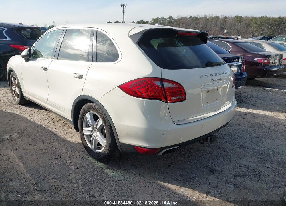 2011 PORSCHE CAYENNE VIN: WP1AB2A24BLA42343