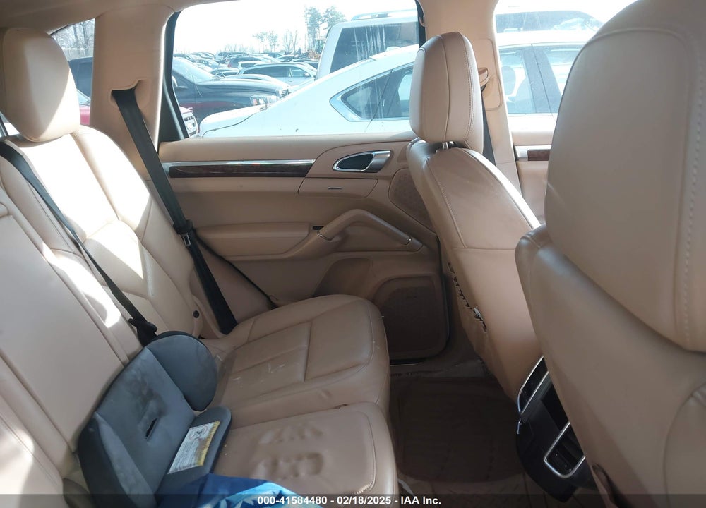 2011 PORSCHE CAYENNE VIN: WP1AB2A24BLA42343