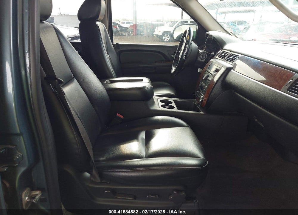 2009 CHEVROLET TAHOE LT1 VIN: 1GNFK23069R293642