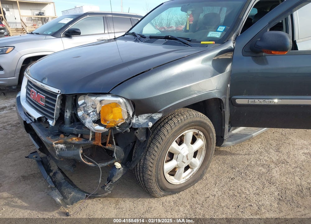 2005 GMC ENVOY XL SLT VIN: 1GKET16M156142931