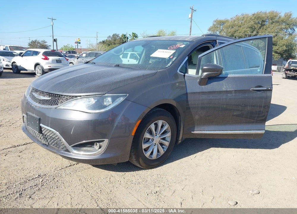 2017 CHRYSLER PACIFICA TOURING L VIN: 2C4RC1BG9HR523274