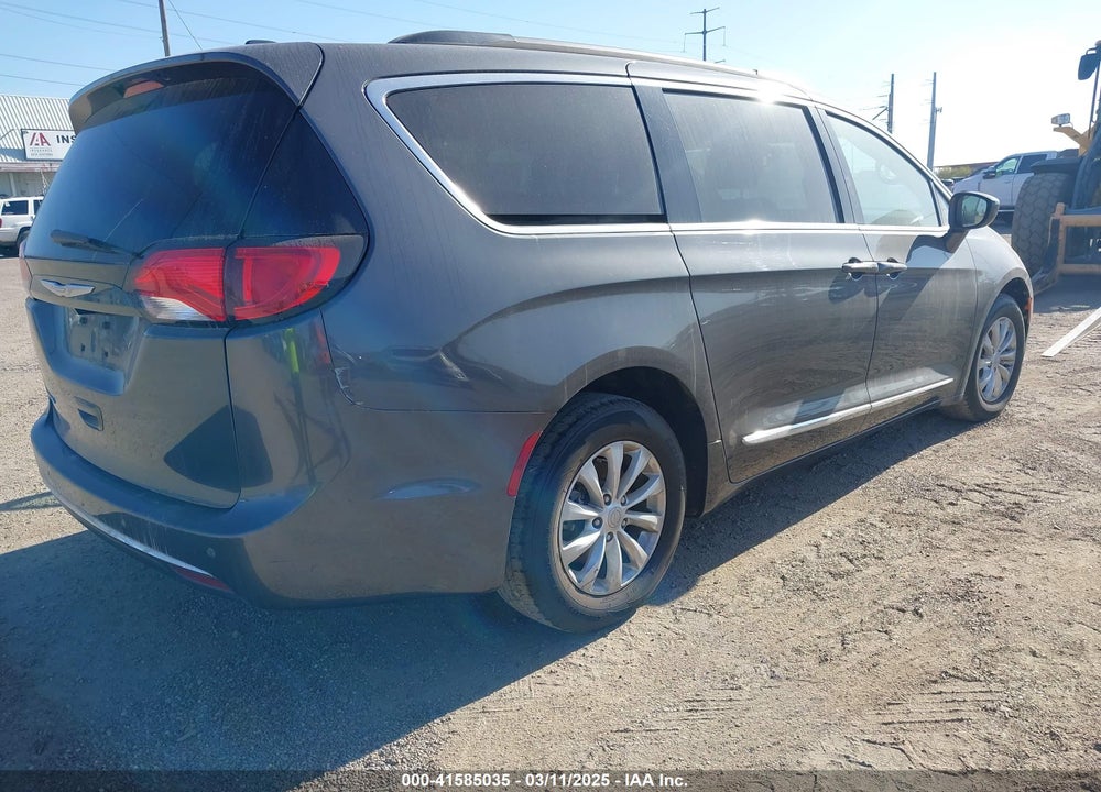 2017 CHRYSLER PACIFICA TOURING L VIN: 2C4RC1BG9HR523274