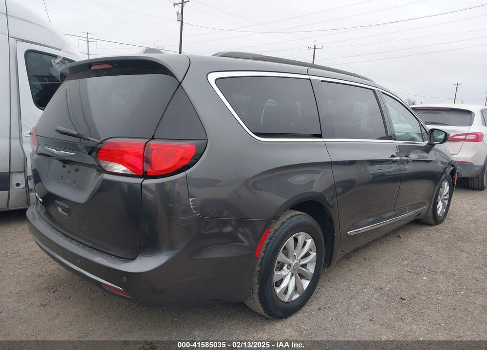 2017 CHRYSLER PACIFICA TOURING L VIN: 2C4RC1BG9HR523274
