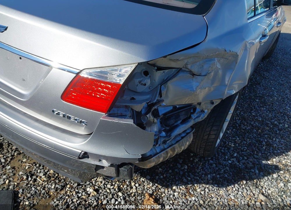 2009 HYUNDAI GENESIS VIN: KMHGC46E79U068541