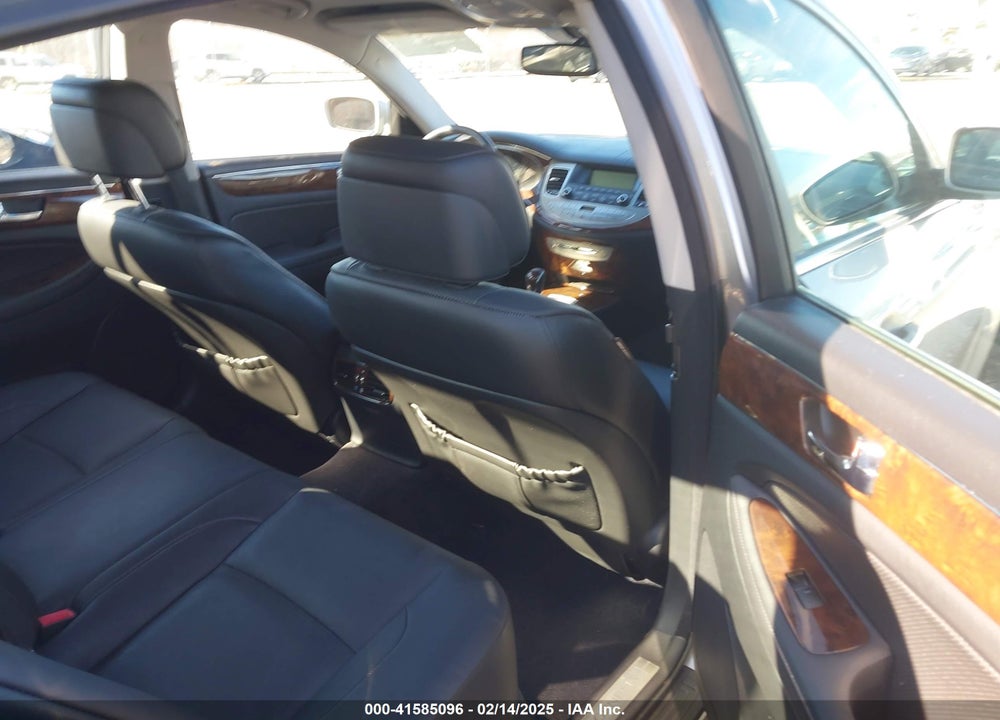 2009 HYUNDAI GENESIS VIN: KMHGC46E79U068541