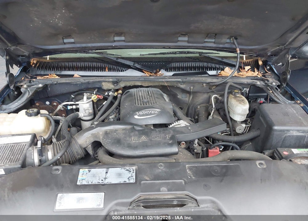 2004 CHEVROLET TAHOE LS VIN: 1GNEC13Z34J311183