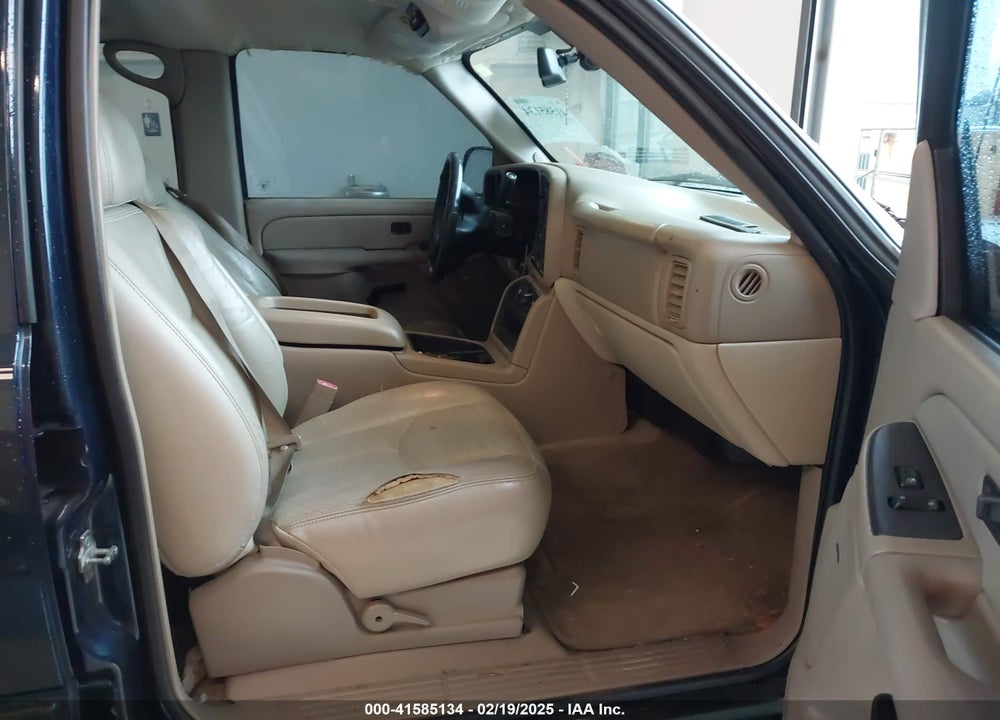 2004 CHEVROLET TAHOE LS VIN: 1GNEC13Z34J311183