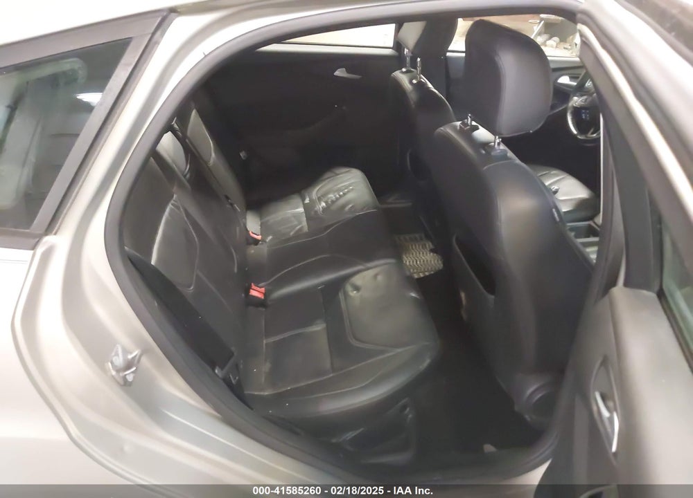 2015 FORD FOCUS VIN: 1FADP3K28FL336117