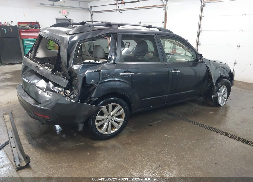 2013 SUBARU FORESTER 2.5X PREMIUM VIN: JF2SHADC3DH409033