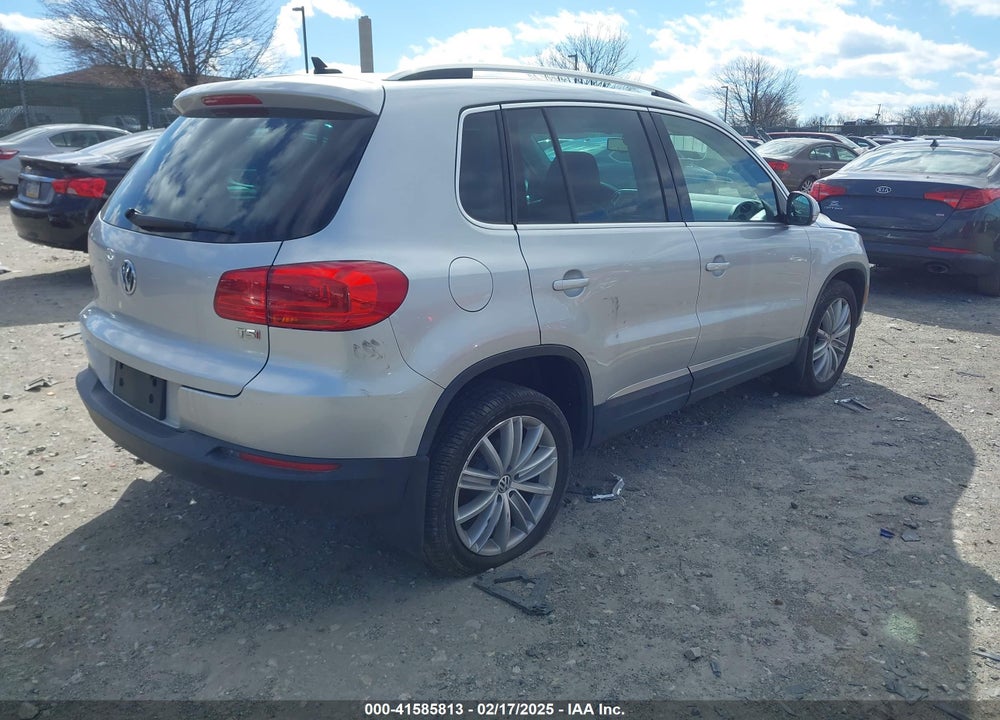 2016 VOLKSWAGEN TIGUAN SE VIN: WVGAV7AX5GW520191