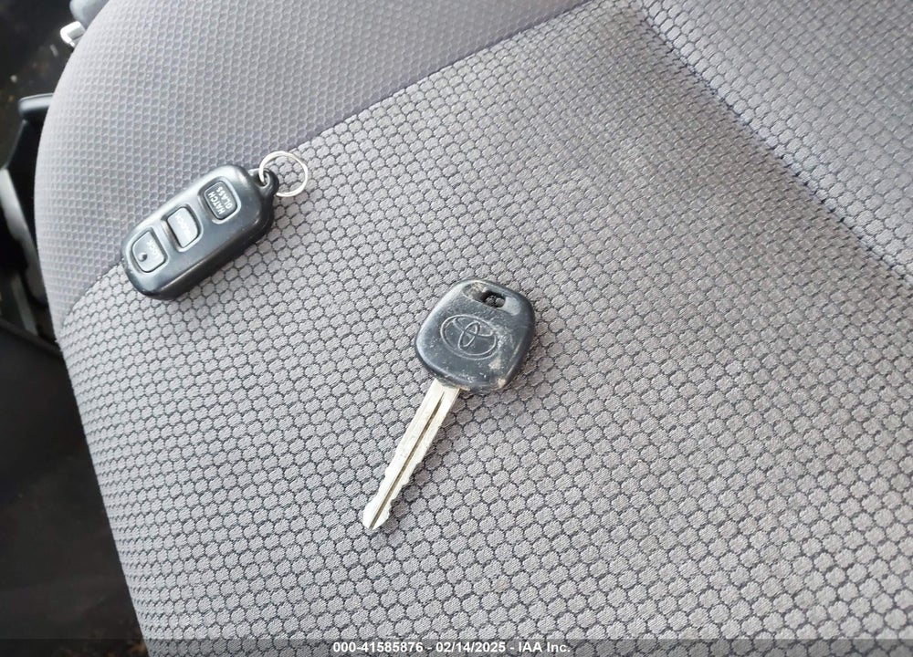 2006 TOYOTA MATRIX/XR VIN: 2T1KR32E06C562861