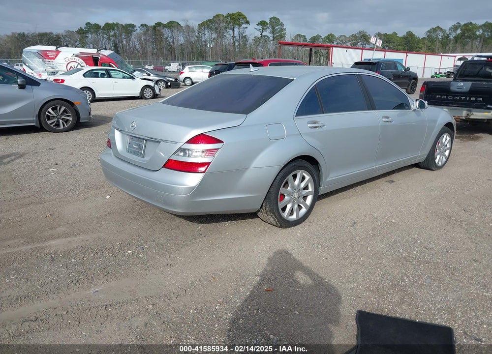 2007 MERCEDES-BENZ S 550 VIN: WDDNG71XX7A092718